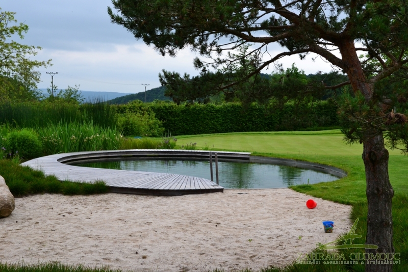 Koupací jezírko třech letech