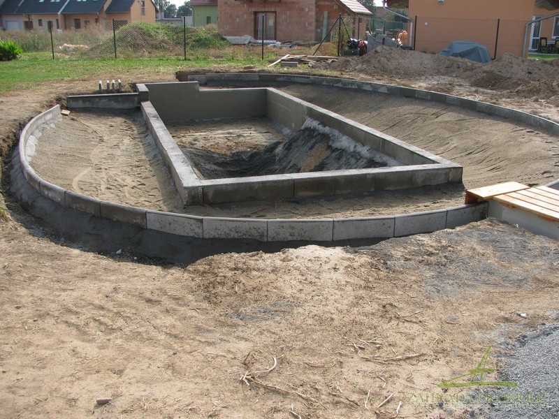 Kolem koupací zóny - stavba regenerační zóny